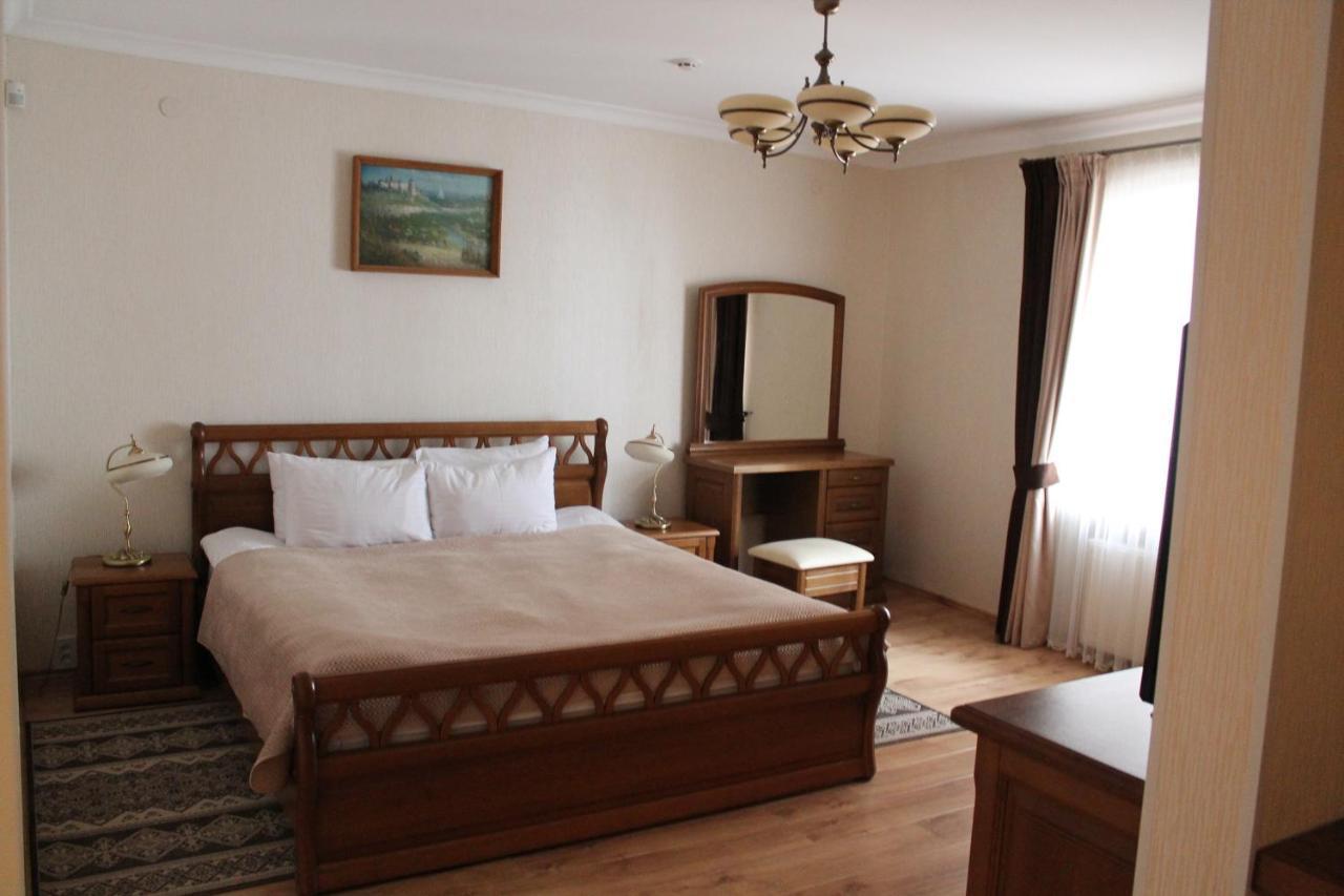 Hotel Spadok Kam'janec'-Podil's'kyj Esterno foto